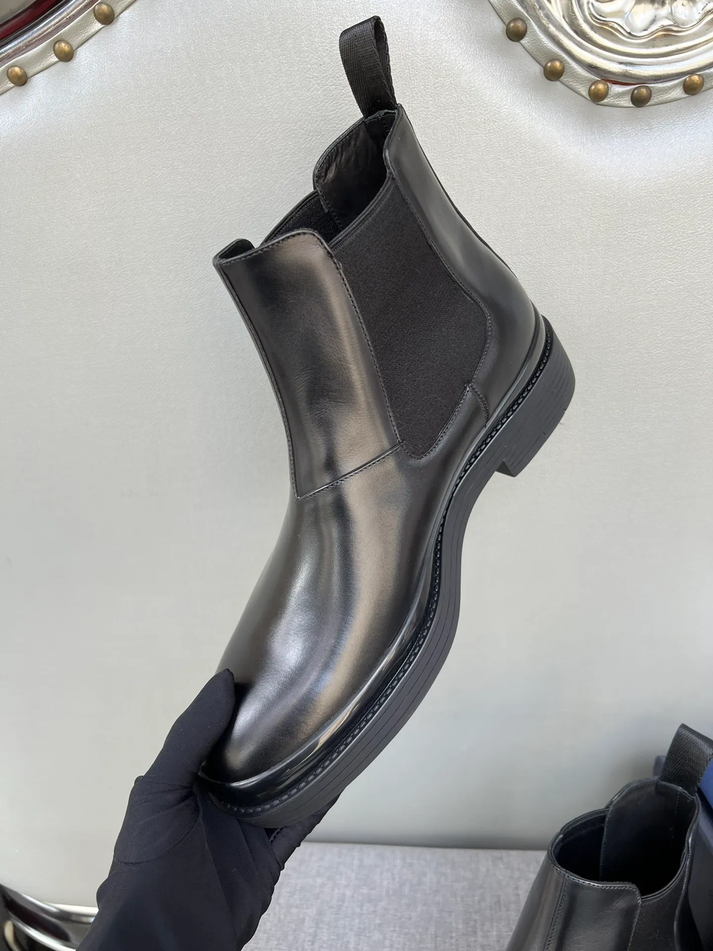 Batch of 1000💰Exclusive hot-selling new Prada Chelsea thick-soled men's shoes, naked boots, imported calf leather on the surface, cow leather on the lining, the outsole is made of private model TPU material, the frosted effect is consistent with the original version, 39-44 in stock (38, 45 custom-made, non-refundable)